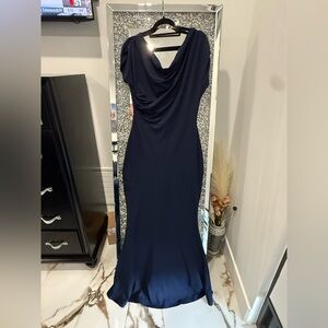 Elegant Navy Blue Evening Gown